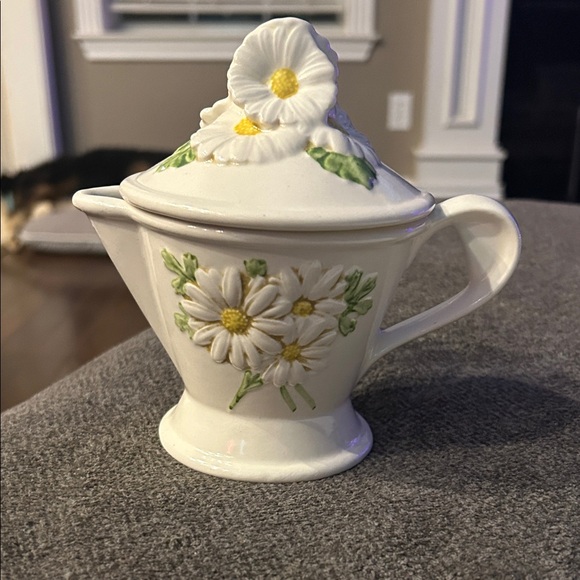 Metlox Other - Vgt Metlox Poppytrail Daisy creamer. 60-70’s. Lid fits but goes with sugar bowl.